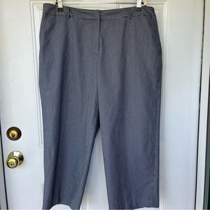 •Kim Rogers• Navy/White Striped Capris - Size 18